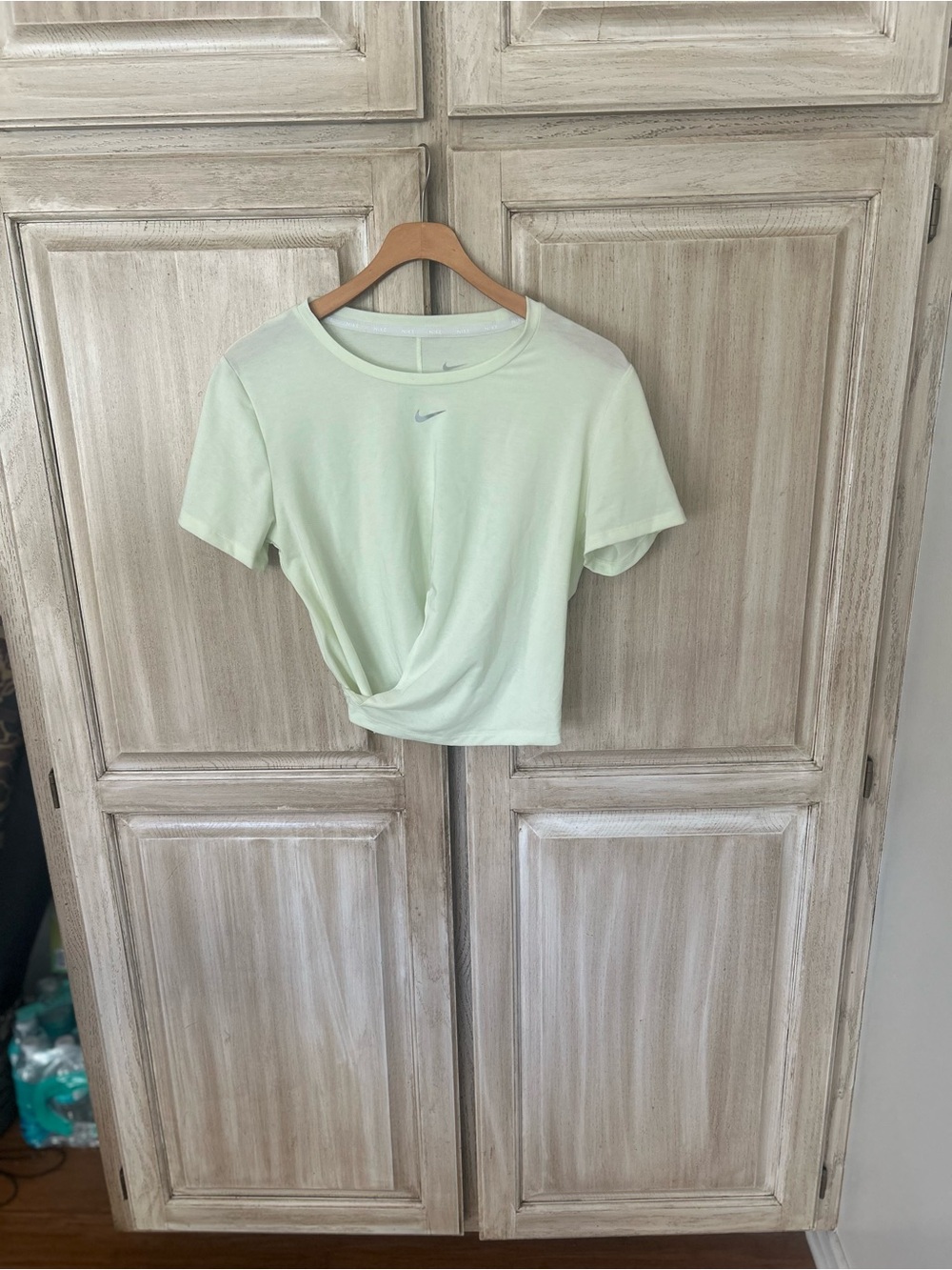 Nike Mint Green Short-Sleeve Twist Crop Tee